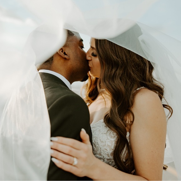 Meet your Posher, Sierra - Picture 1 of 1